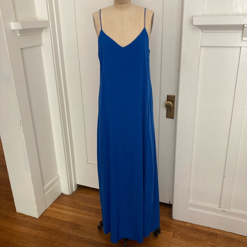 Blue maxi dress with pockets!